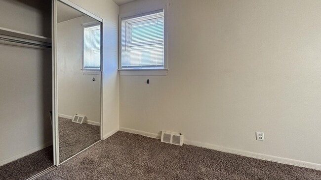 Building Photo - 9415 Lansford St