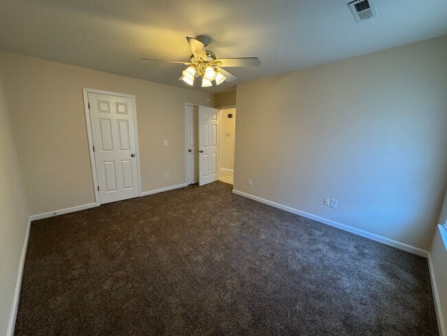 Building Photo - 110-112 Lyons Dr NW