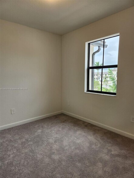 Building Photo - 13071 SW 232nd Ln