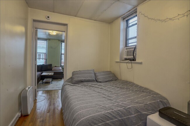 Building Photo - 205 3rd St