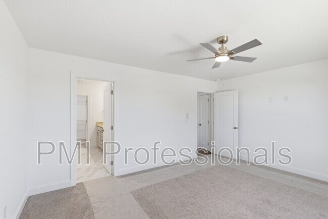 Building Photo - 406 Legends Court