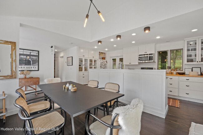 Building Photo - 46 E Pond Lilly Rd