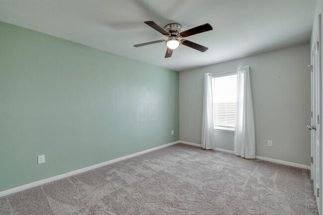 Building Photo - 10605 Harwood Overlook Cove