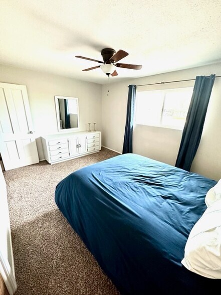 Guest bedroom 2 - 1247 W Devonshire St