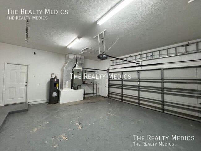 Building Photo - 2521 Roat Dr