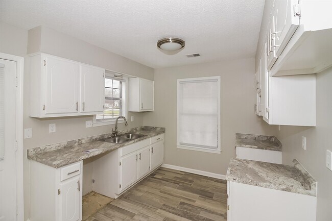 Building Photo - 7107 Butterfly Dr