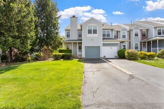 Building Photo - 3 Bd / 2.5 Bth Council Rock Townhome