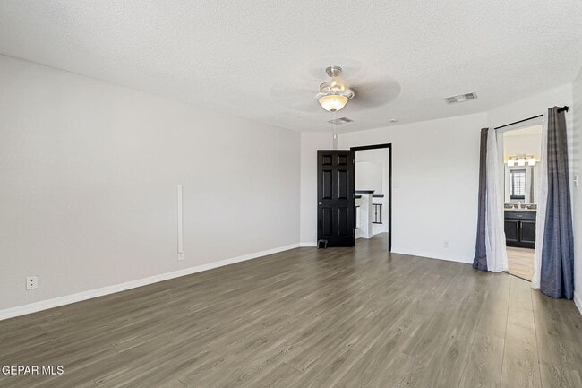 Building Photo - 13913 Golden Mesa Ct