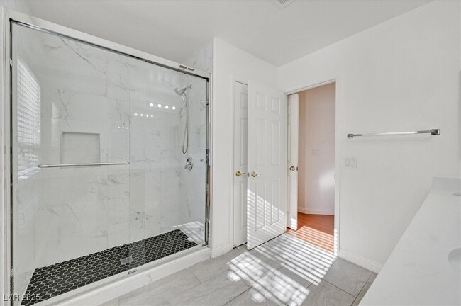 Building Photo - 6333 Sycamore Grove Ct