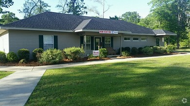 Exterior - College Park Apartments