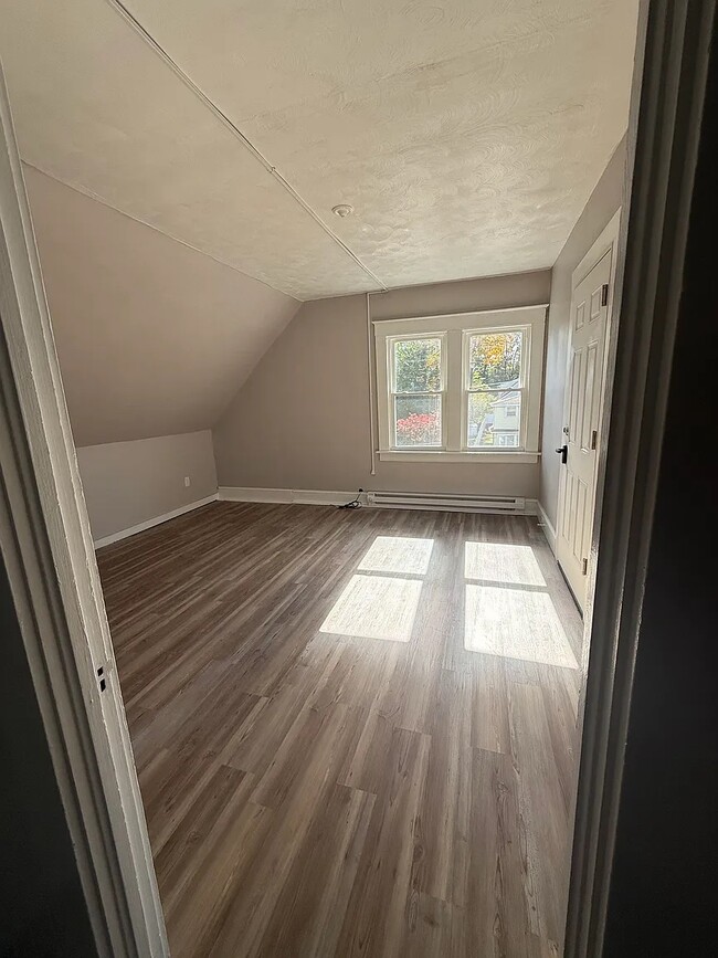 Building Photo - 317 Clinton St