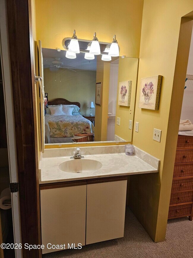 Building Photo - 7820 Shadowood Dr