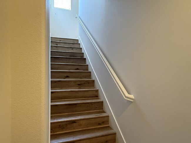 Building Photo - Welcome Home to the Treana Community in Stevenson Ranch 3BR 2 BA