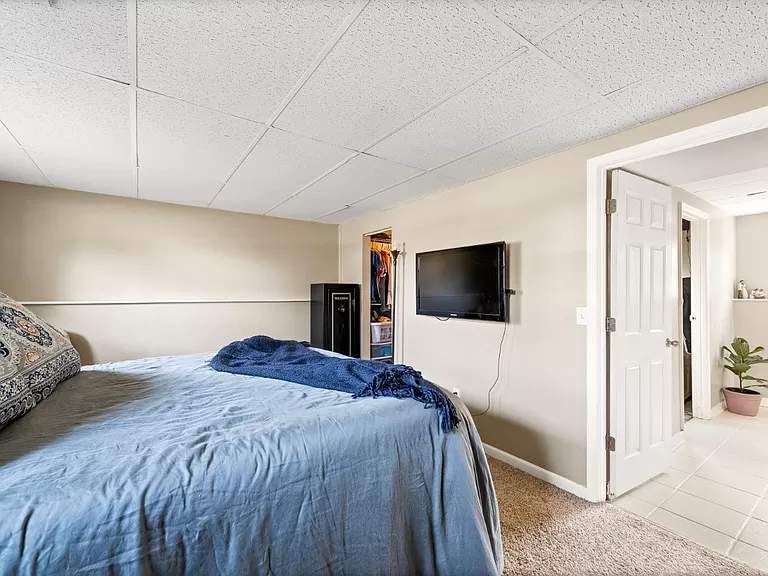 Building Photo - 1353 Firethorne Dr