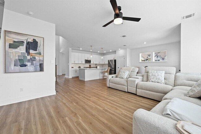 Building Photo - 115 Bamboo Dr