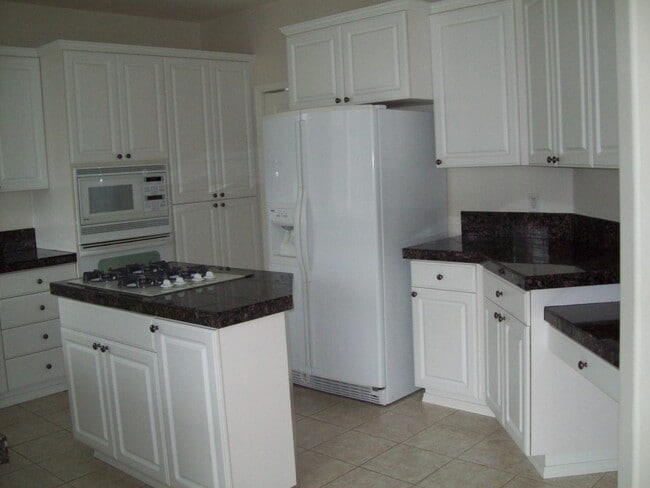 Building Photo - 12556 NW Brimpton Ct