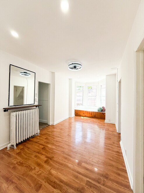 Building Photo - 12 Vandenburgh Ave