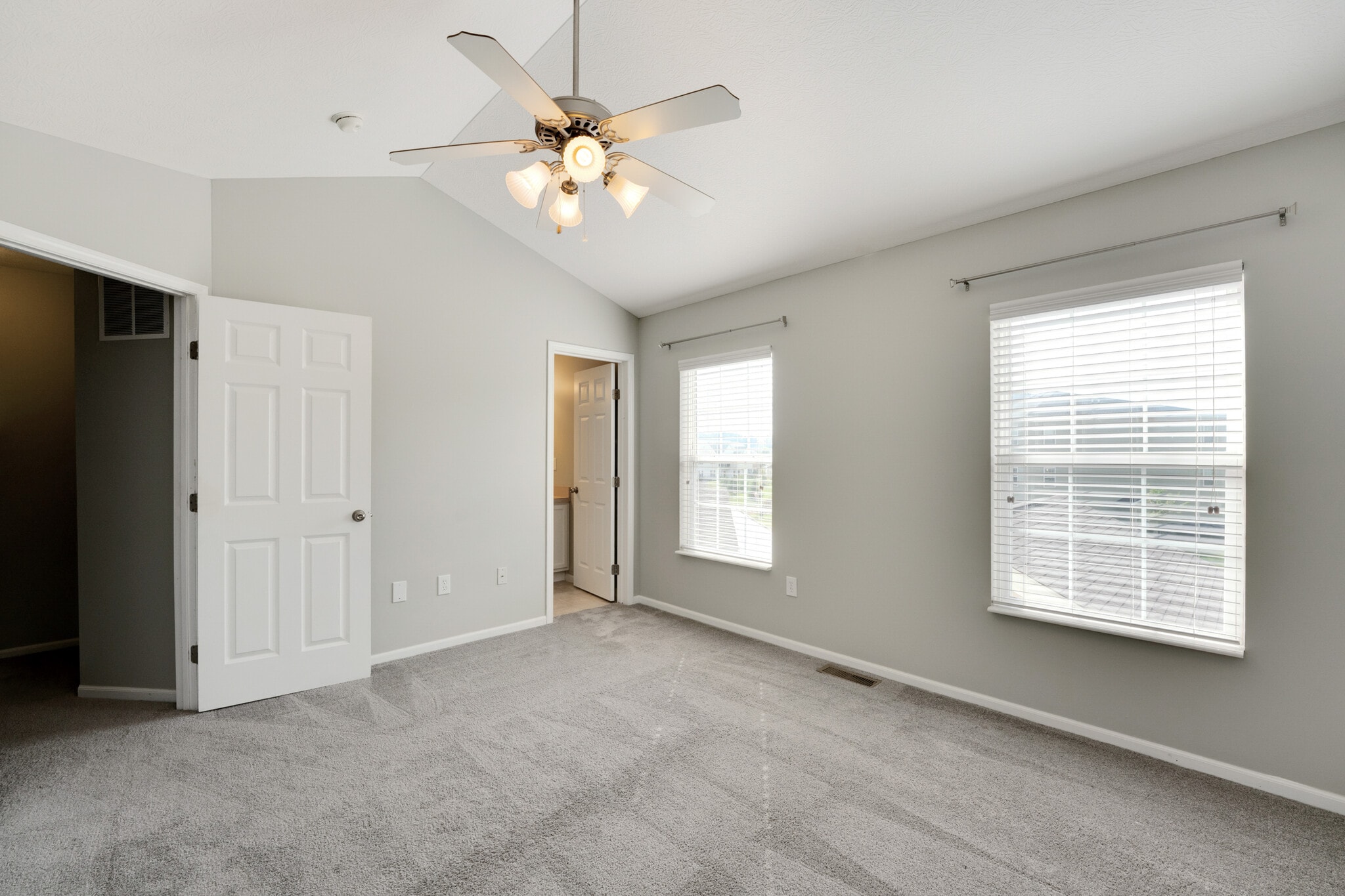 Master Bedroom Adjoining full bath - 5757 High Rock Dr