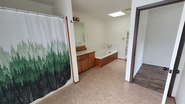 Building Photo - Great Home in Great Location!