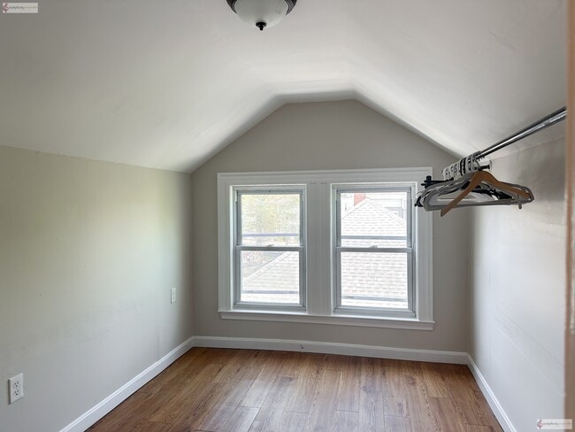 Building Photo - 14 Oakton Ave
