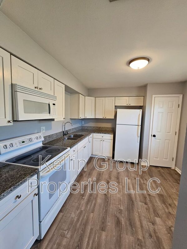 Building Photo - 1041 N Brunnell Pkwy