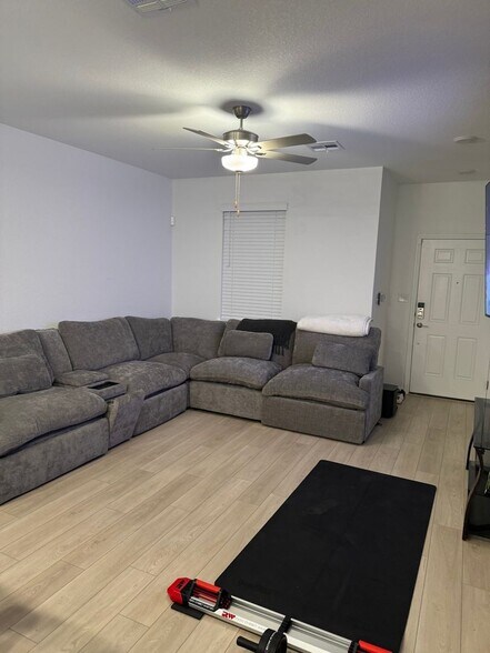 Building Photo - 212 Flowers Ave