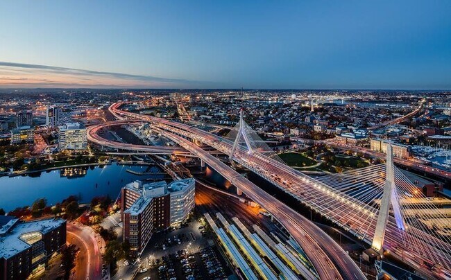 Building Photo - 2 Nashua St