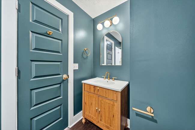 Building Photo - 2807 Beacon Ave