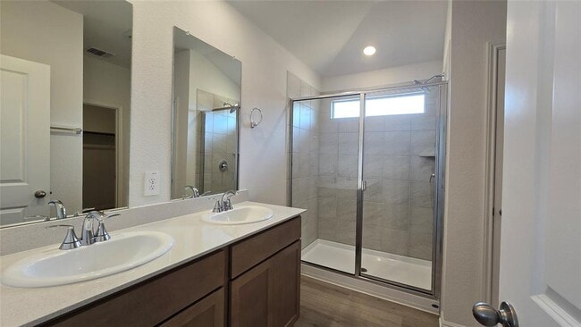Building Photo - 122 Holmby Dr