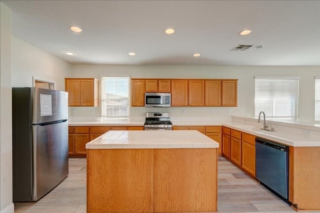 Building Photo - Luxury Arrowood Home for Rent – Available July 6th