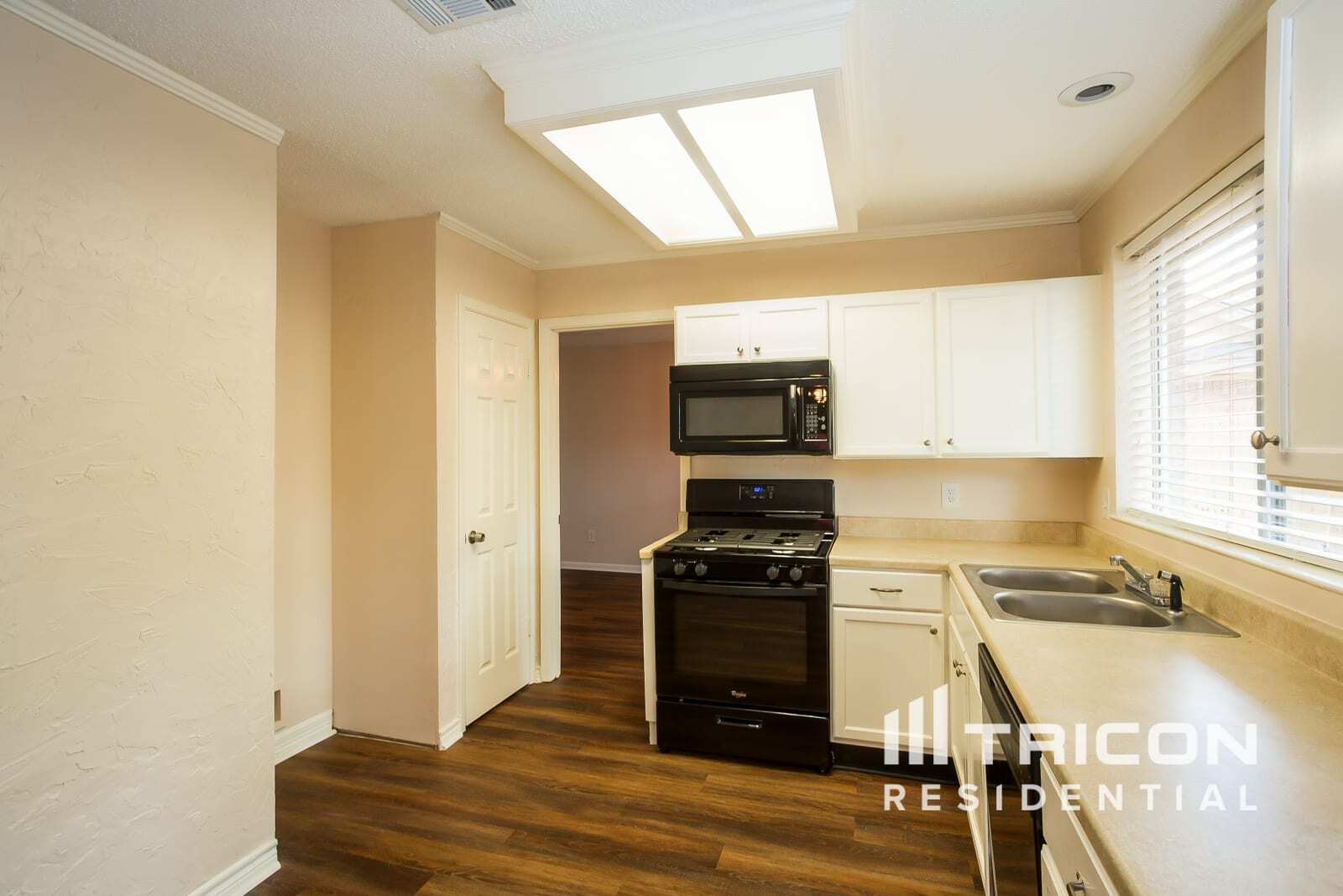 Building Photo - 18139 Lake Bend Dr