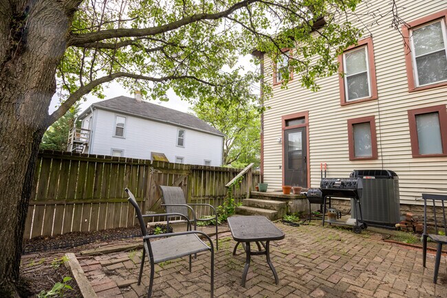 Building Photo - 796 Ebner St