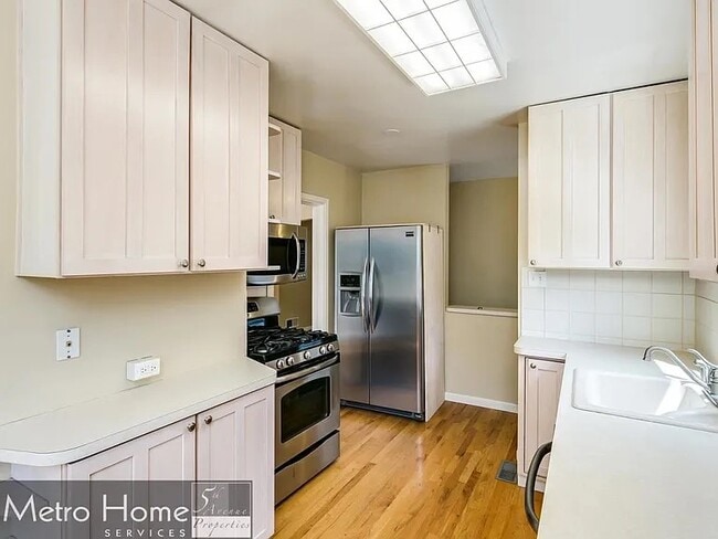 Building Photo - 663 Grape St