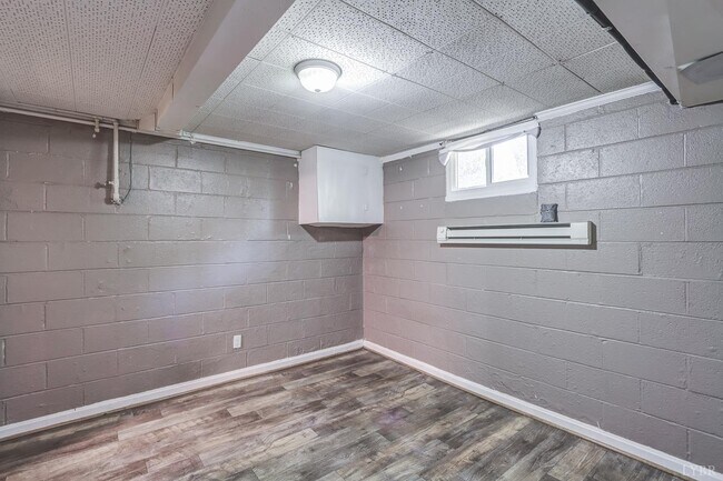 Building Photo - 4605 Greenwood Dr