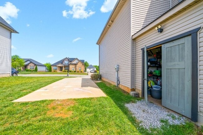 Building Photo - Stunning Home in Wellington Fields Ready f...