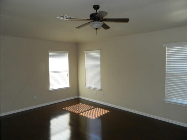 Building Photo - 3149 Henderson Path