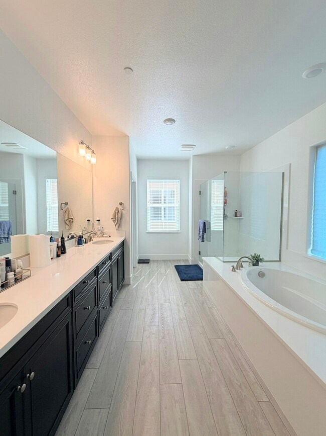 Building Photo - 42 Redberry Loop