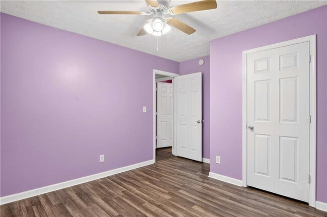 Building Photo - 808 Emerald Chase