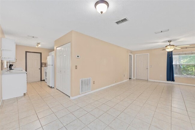 Building Photo - 5484 NW 63rd Pl
