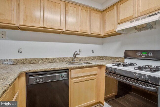 Building Photo - 2574 Riva Rd