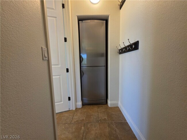 Building Photo - 5495 Alden Bend Dr