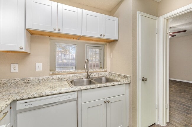 Building Photo - 3643 W Northgate Dr