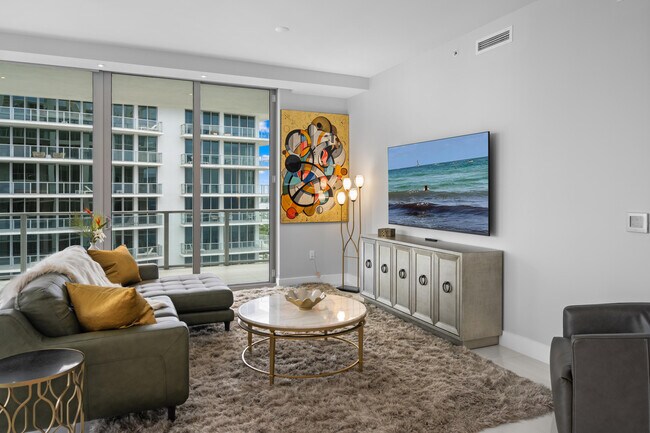 Building Photo - 3100 N Ocean Dr
