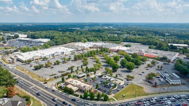 Building Photo - 390 Alpine Dr