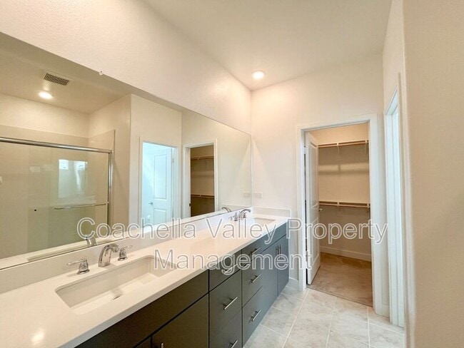 Building Photo - 76279 Cambridge Dr