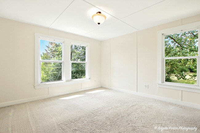 Building Photo - 41028 N Ridge Cir