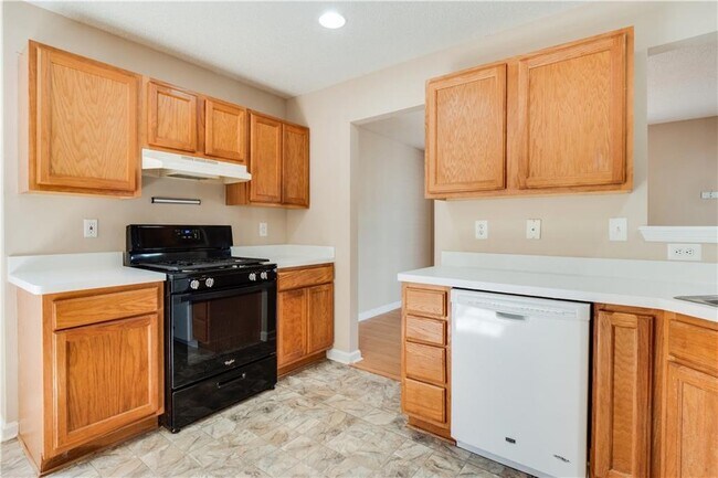 Building Photo - 4209 Zephyrhills Dr