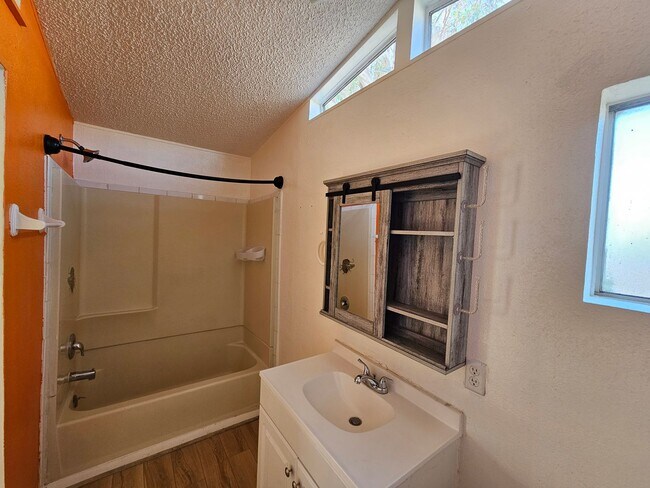 Building Photo - First Month Free!! Remodeled and Cute Manufactured Home in Central BHC