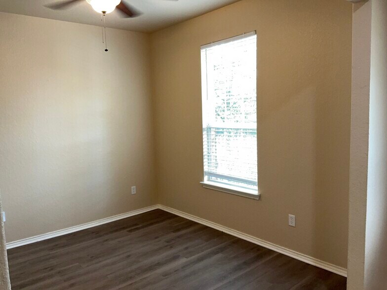 Building Photo - 2967 Nicholas Cove