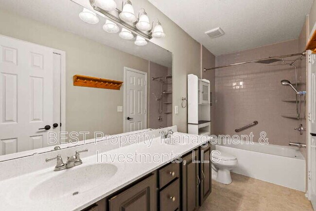 Building Photo - 8130 Kings Creek Dr